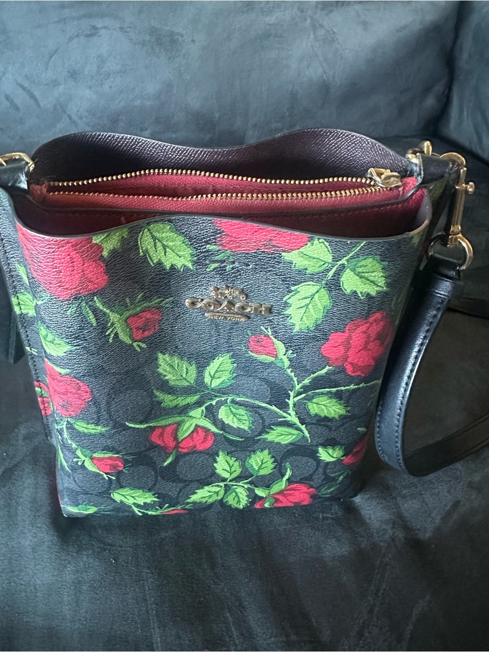 Coach Black Floral Signature Bucket Bag with Red Roses - Picture 4 of 8